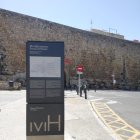 Imatge d'un dels 23 nous Tòtems en 23 Espais Històrics de la ciutat.