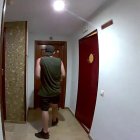 Imatge d'un dels detinguts per robar en un domicili.