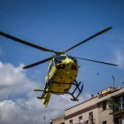 L'helicòpter del SEM que ha traslladat la castellera de la Vella de Valls després d'una caiguda a la diada de Sant Fèlix.