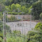 Les actuals pistes esportives de la Ciutat de Repòs es troben a l’altra banda de la carretera N-340, separades del recinte central.