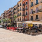 Imatge d’arxiu de terrasses a la plaça de la Font.