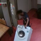 El lladre endunt-se una rentadora.