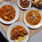 Imatge del Menú que ofereix El Gordo2 amb peus de porc, Morro de vedella estofat i Callos fins dissabte.