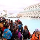 La ciutat de les Arts de València, desbordada de voluntaris per ajudar a les tasques post dana