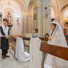 El Marc i la Yulia faran el paper del Josep i l’Eugènia, dos pallaresencs nascuts el 1891. Al costat, assaig de la recreació de la Primera Comunió.