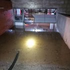 Un baix inundat a Tarragona.