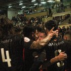 Els jugadors del Reus celebrant la victòria