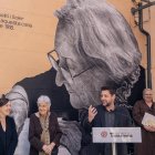 Imatge de la inauguració del nou mural dedicat a Montserrat Abelló