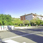 La finca en venda està situada al carrer Joan Fuster número 21, a la Vall de l’Arrabassada