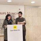 Fotografia de la roda de premsa de la CUP on es va presentar la moció per el ple municipal.
