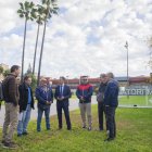 Els treballadors i exempleats es van concentrar a les portes del Tanatori Municipal.