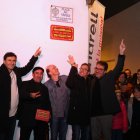 Els Lax'n'busto descobreixen una placa en el seu honor a la plaça del Tívoli del Vendrell