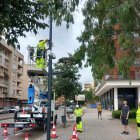 Instal·lació dels sensors de qualitat de l'aire de la ZBE.