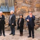 L'arquebisbe de Tarragona al lloc de les excavacions arqueològiques de la Catedral de Tarragona.