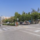 Els estafadors, un home i una dona d’uns 40 o 50 anys, van interceptar la víctima a l’avinguda Catalunya.