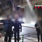 Imatge de la detenció d'un dels membres del grup que robava caixes fortes a joieries i immobiliàries.