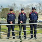 La caporala Esteve, la sergenta Miguel i la sotsinspectora Domènech, a Cambrils.