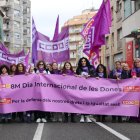 Manifestació organitzada per CCOO i UGT a la plaça de la Font de Tarragona pel 8-M.