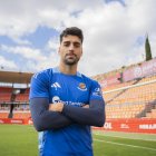 El central del Nàstic, Gorka Pérez, a la gespa del Nou Estadi Costa Daurada després d’un entrenament.