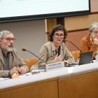 Clara Pareja, al centre, acompanyada d’Albert Planes i Cristina Vallès.
