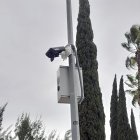 Una de les càmeres lectores de matrícules instal·lades al municipi del Catllar.