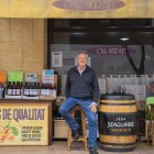 Serafí Mercadé, un dels encarregats de la històrica botiga i vinoteca torrenca Cal Serafí.