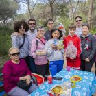 La Mercedes Alcañiz i la seva família formaven un dels nombrosos grups que van triar el Pont del Diable per celebrar el Dilluns de Pasqua a Tarragona