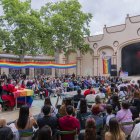 La Palma es va omplir de persones que volien presenciar la Gala Drag de Reus del 2024, que va viure la coronació de la jove Maya Fox.