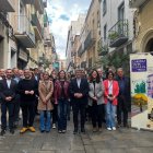 Fotografia de família de representants de l’Ajuntament de Reus i dels agents econòmics de la ciutat, en el tret de sortida de la campanya