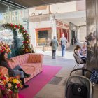 Fotografia de l’espai ‘Relaxa en rosa’ que es va instal·lar al Gaudí Centre durant el Festival Roses de Reus