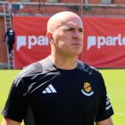 Luis César durant el primer entrenament de grana.