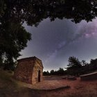 Imatge de la Via Làctea al cel nocturn de Prades.