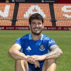 El capità del Nàstic, Joan Oriol, sobre la gespa del Nou Estadi Costa Daurada.