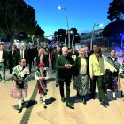 Pere Granados passejant per la renovada avinguda Carles Buïgas.