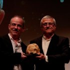 El crític de cinema Àlex Gorina ha recollit el premi Montserrat Carulla 2025 al FIC-CAT