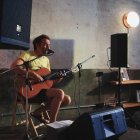 Imatge del músic mallorquí Miquel Serra, que va oferir un concert en el nou espai.