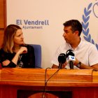 L’alcalde del Vendrell, Kenneth Martínez, amb la consellera de Drets Socials i Inclusió, Mònica Martínez.
