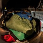 El presunto autor fue detectado realizando venta ambulante e interceptado tras introducir los productos en un vehículo.