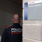 En morir la víctima, la policia li atribueix un delicte d'homicidi per imprudència.