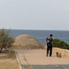 Un dels accessos als nius de la Punta del Porroig, a Salou, recuperats en el marc del projecte de restauració del patrimoni històric.