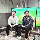 La primera entrevista d’Albert Lanza va ser al director de films com El sisè sentit, M. Night Shyamalan.