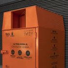 Imatge d'un contenidor de recollida de roba