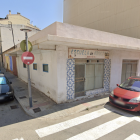 L’edifici on es projecta el nou centre de culte acollia abans l’escola d’adults.