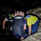 Imatge del rescat ahir al vespre a la zona del Fortí de la Reina.
