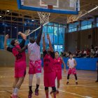 El jugador del CBT, Ali Senghor durant una acció del duel.