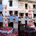 Imatges del 2 de 9 sense manilles carregat per la Colla Joves Xiquets de Valls i del 4 de 10 amb folre i manilles descarregat de la Colla Vella dels Xiquets de Valls