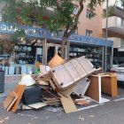 Imatge de diversos residus voluminosos a Salou.