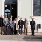 Els alcaldes i representants de les entitats reclamen més trens a l’R13 davan l’Estació de Valls