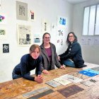 Sílvia Iturria, Helena Cartañà i Núria Rion, membres del Col·lectiu d’Acció Artística La Baridana.