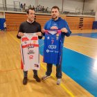 6798_508
A l’esquerra, el tècnic del CB Valls Miki Larraz i, a la dreta, l’entrenador del CB Tarragona, Toni Larramona.